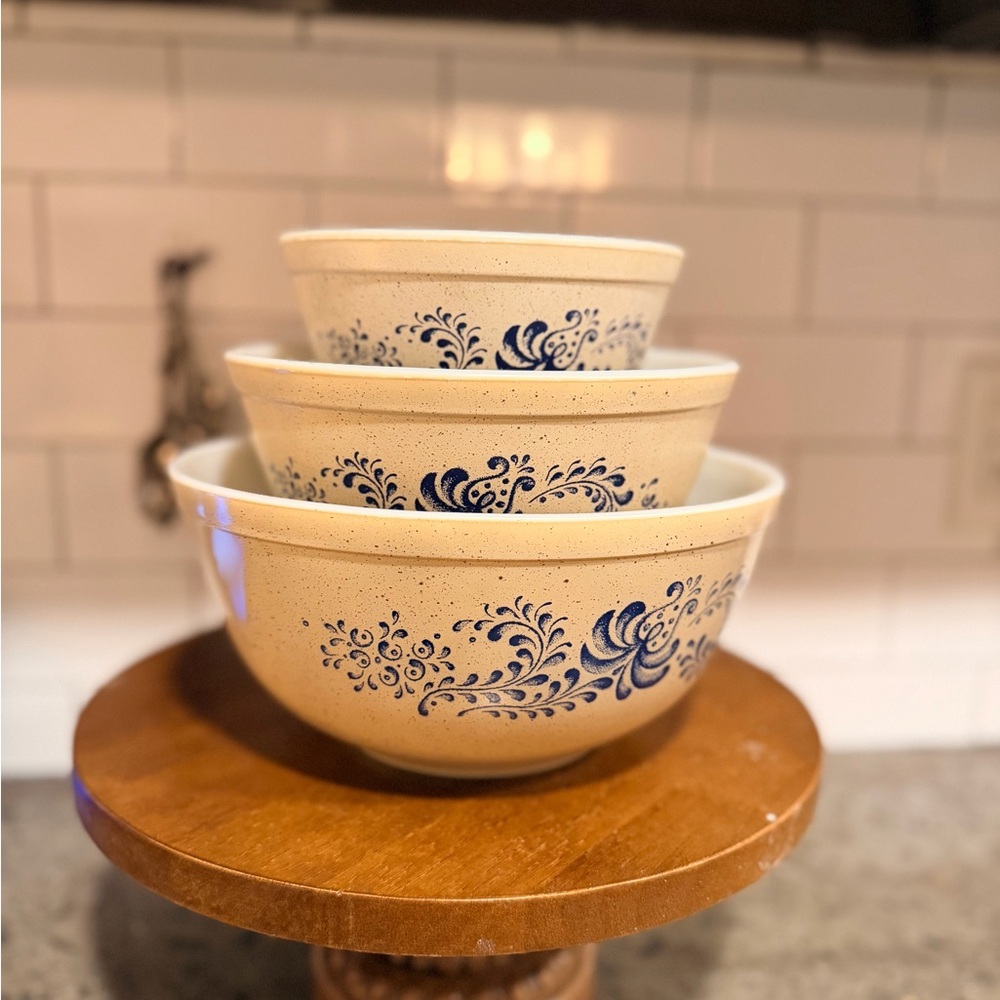 Vintage Pyrex Homestead collection Nesting Mixing Bowls